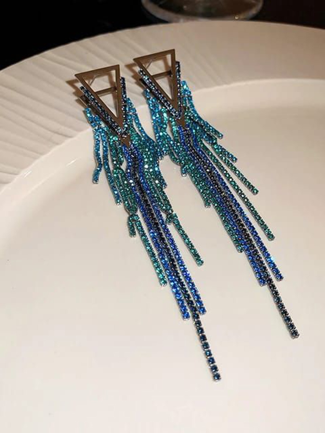 

YU FASHIONS Geometric Drop Earrings, Blue