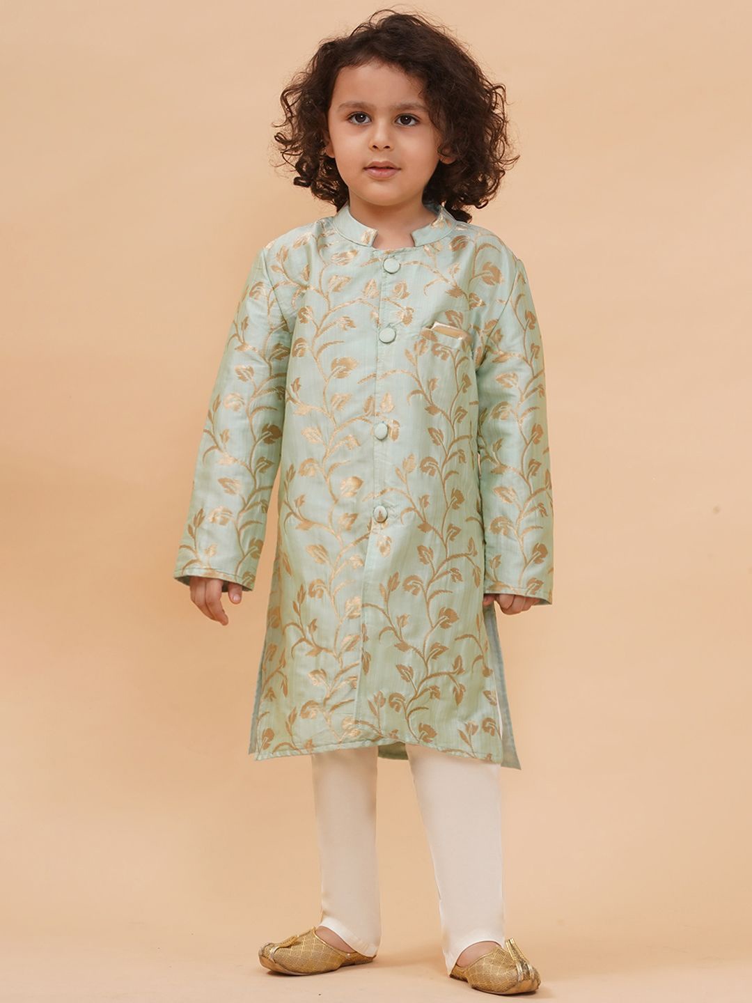 

PICCOLO Boys Floral Printed Pure Silk Straight Kurta with Pyjamas, Green