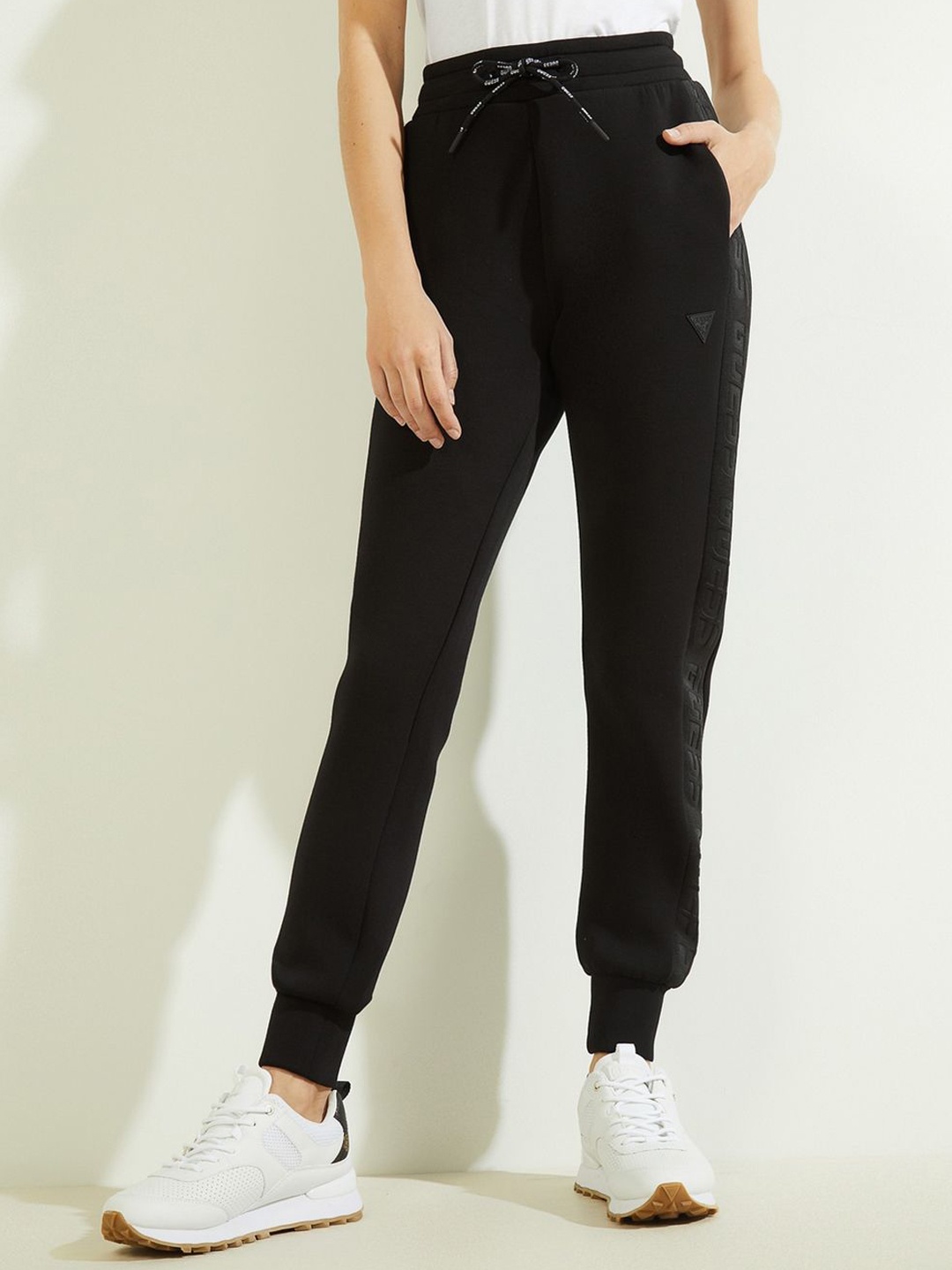 

GUESS Women Mid-Rise Jogger, Black