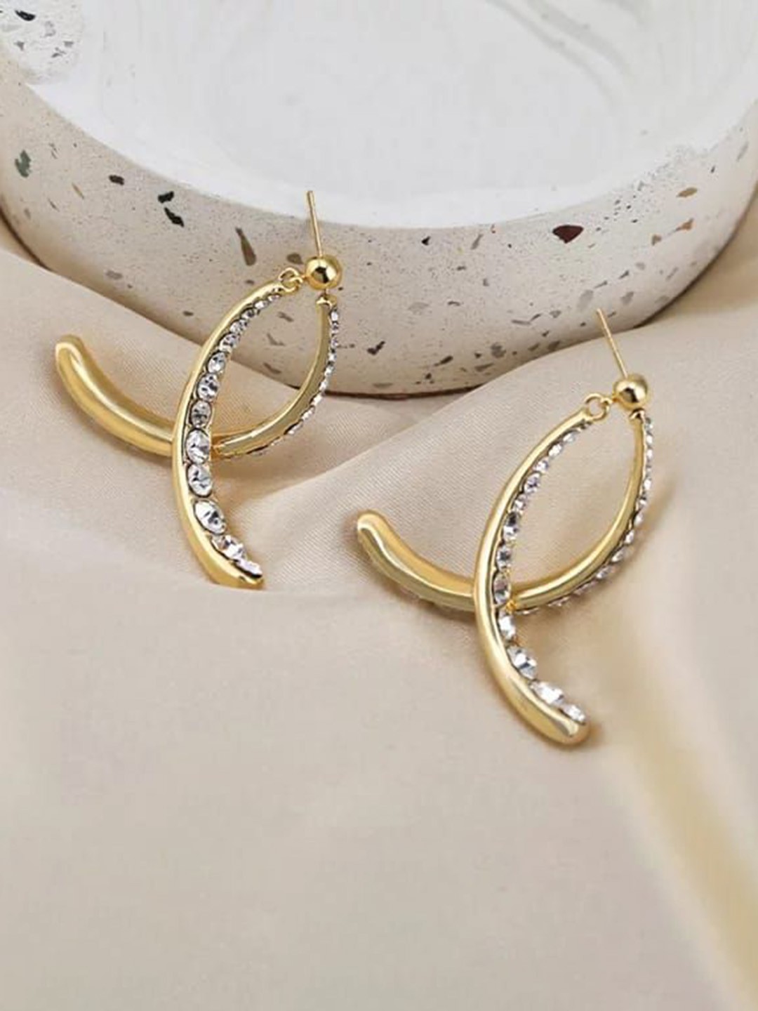 

YU FASHIONS Geometric Drop Earrings, Gold