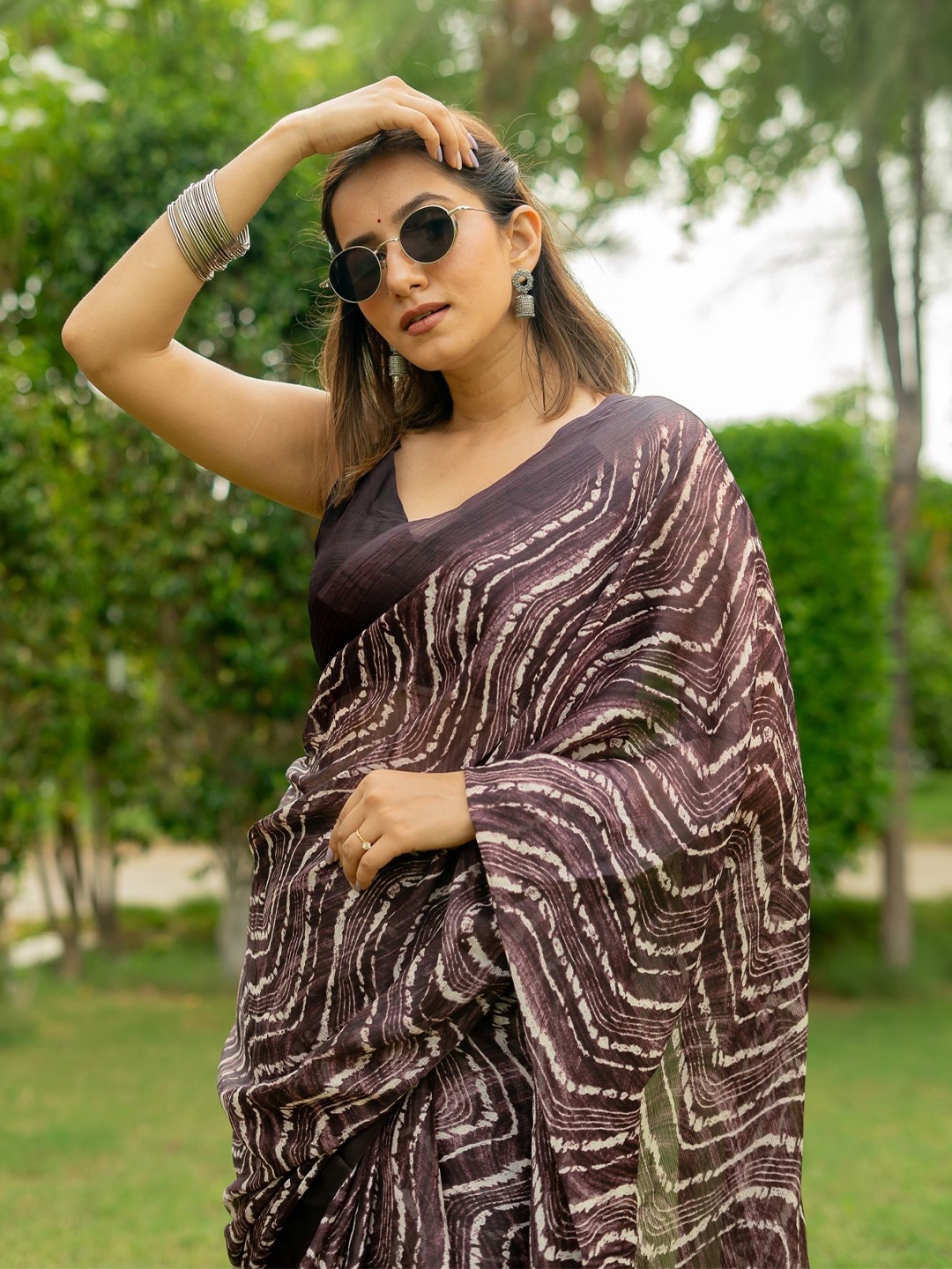 

KALINI Women Striped Leheriya Saree, Coffee brown