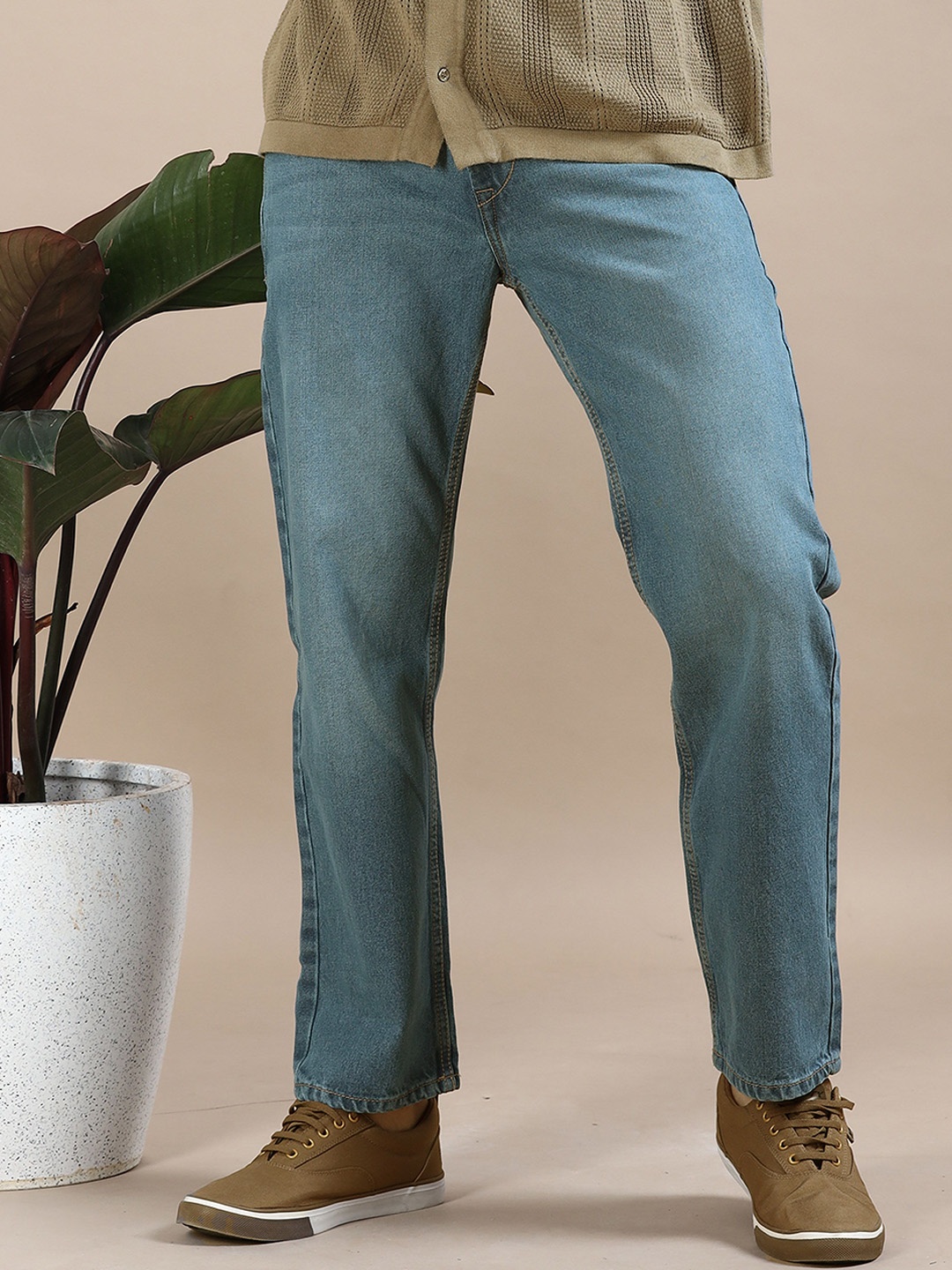 

Mast & Harbour Men Cotton Comfort Relaxed Fit Light Fade Jeans, Blue