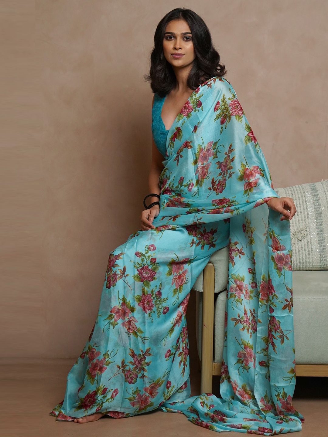 

KALINI Floral Printed Saree, Turquoise blue