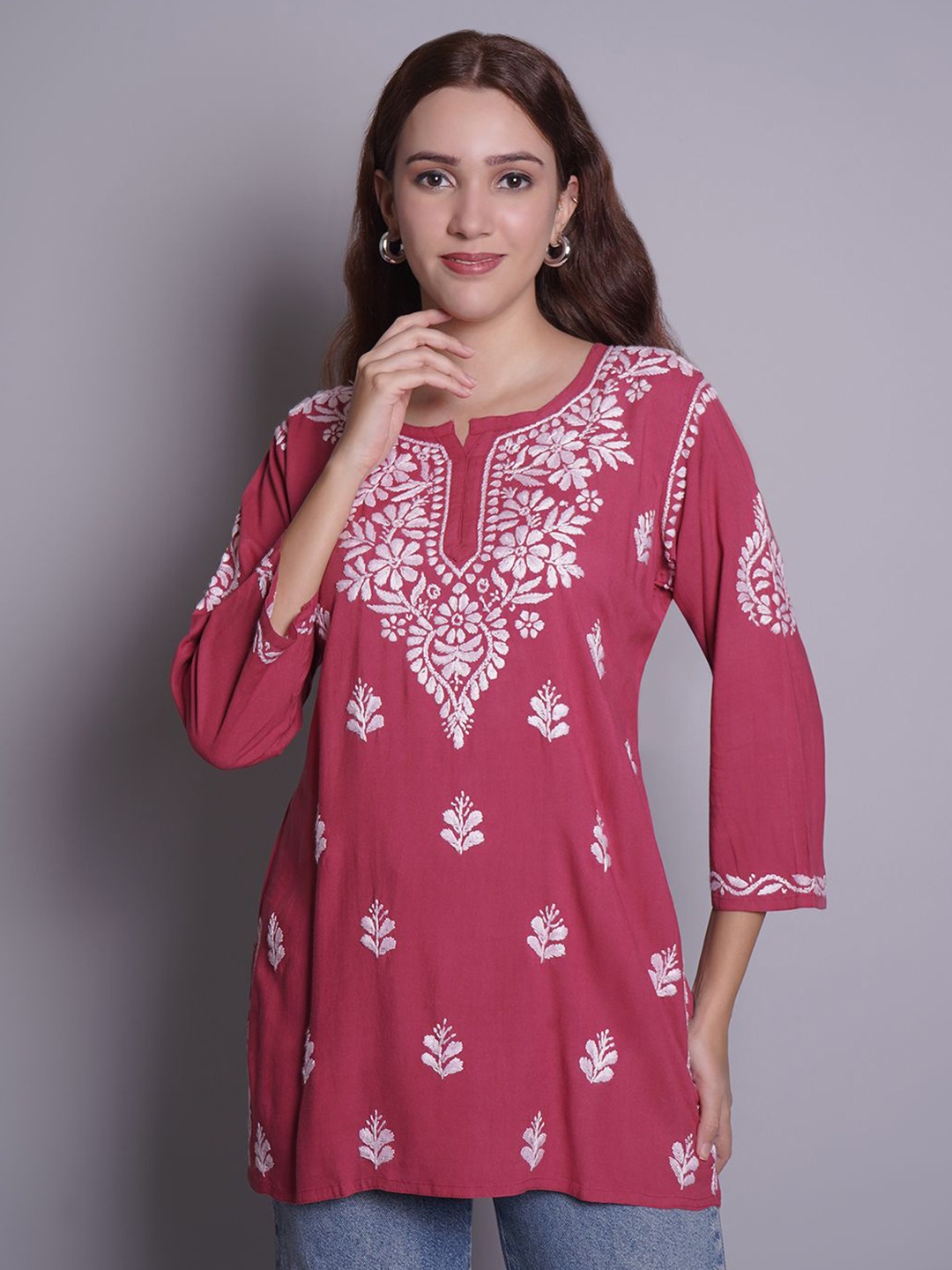 

Seva Chikan Women Ethnic Motifs Embroidered Chikankari Kurti, Red