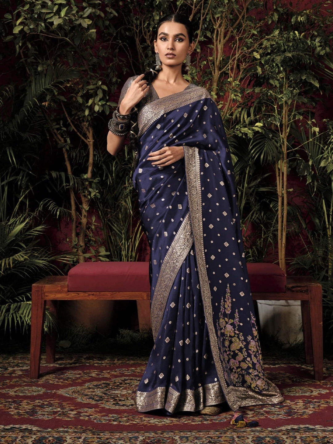 

MAHALASA Women Woven Design Zari Kanjeevaram Saree, Navy blue