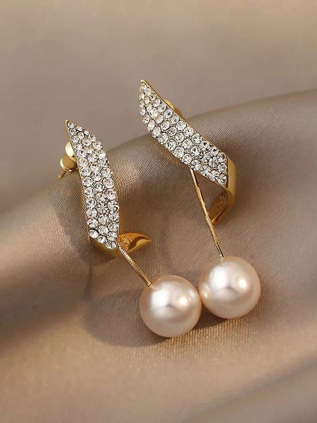

YU FASHIONS Gold-Plated Rhinestone Studded Twisted Drop Earrings