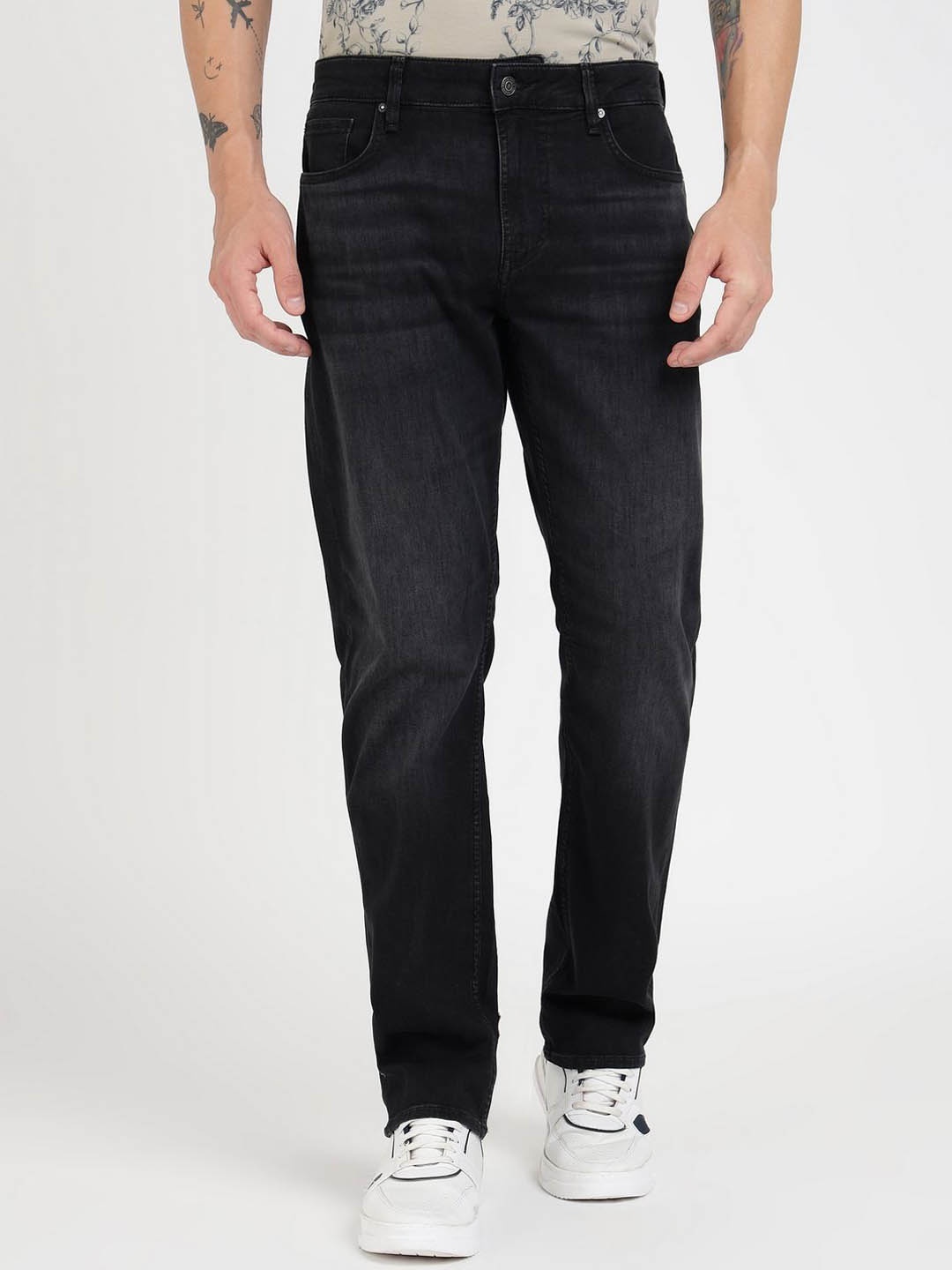 

GUESS Men Slim Fit Light Fade Jeans, Black