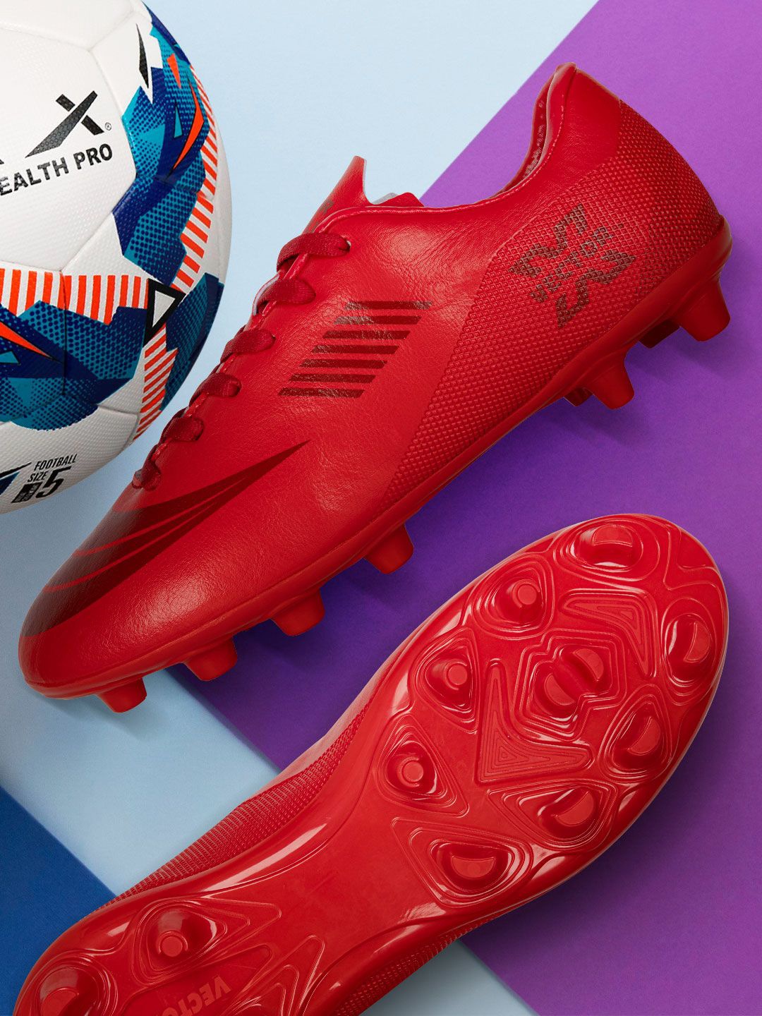 

VECTOR X Adults Football Non-Marking Shoes, Red
