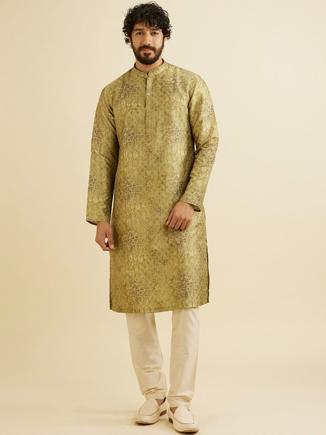 

Manyavar Mandarin Collar Ethnic Motifs Printed Kurta with Trouser, Green