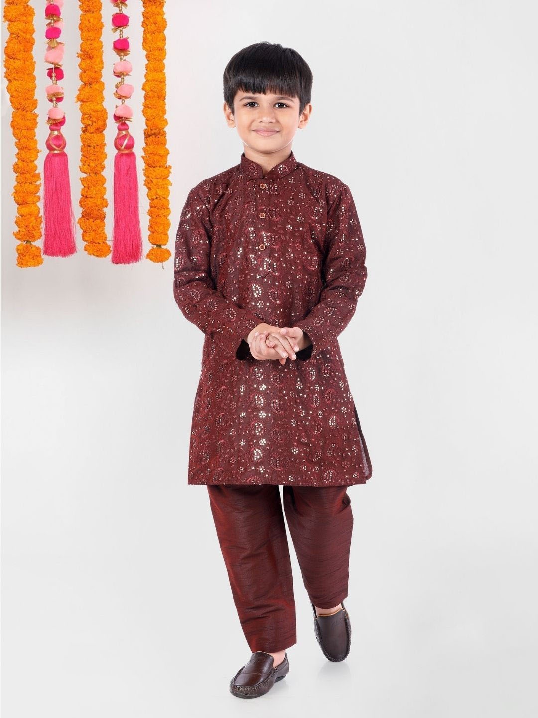 

Pehanaava Boys Paisley Embroidered Sequined Straight Pure Cotton Kurta With Pyjamas, Burgundy