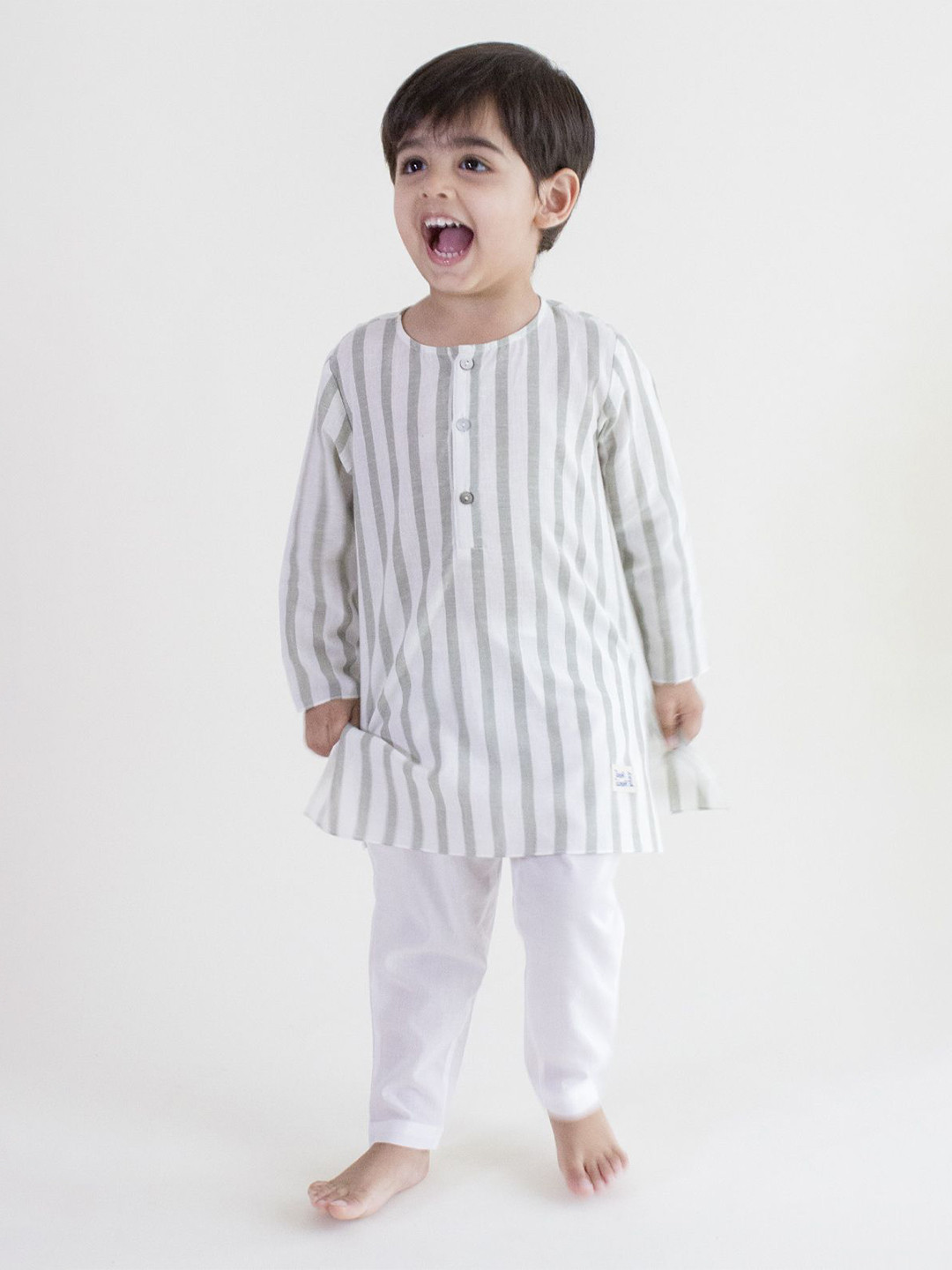 

Tiber Taber Boys Striped Round Neck Pure Cotton Straight Kurta with Trousers, Grey