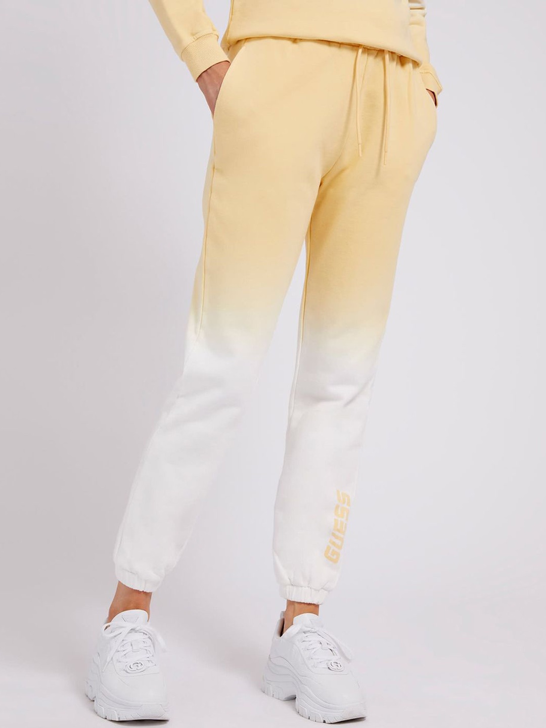 

GUESS Women Mid-Rise Jogger, Yellow