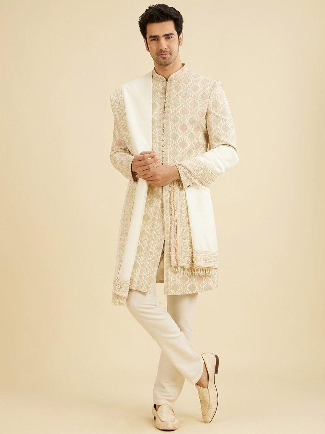 

Manyavar Men Embroidery Mandarin Collar Sherwani Set with Dupatta, Cream