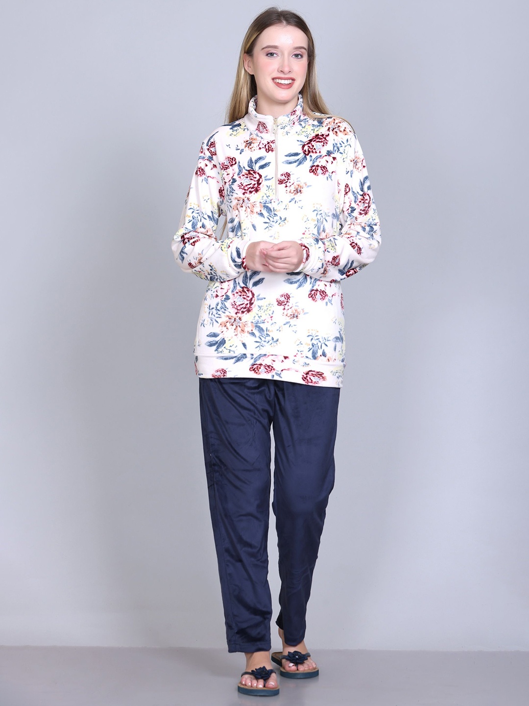 

CUSHYBEE Women Floral Printed Mandarin Collar Night Suit, White