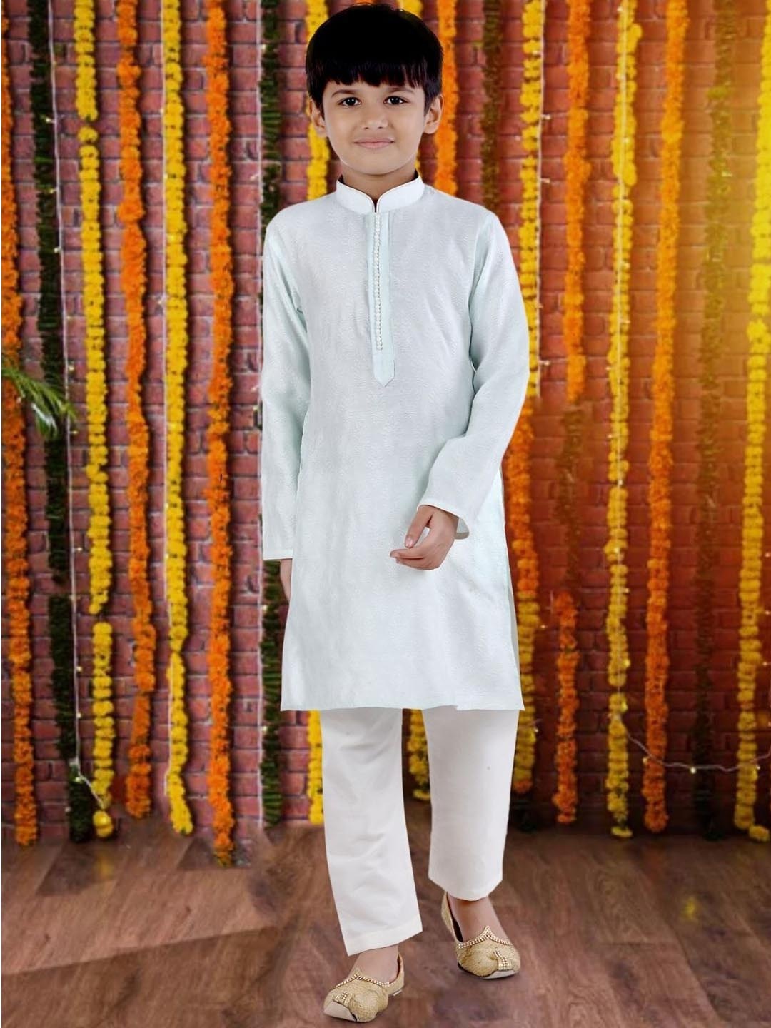 

Pehanaava Boys Floral Embroidered Thread Work Straight Pure Cotton Kurta With Pyjamas, Blue