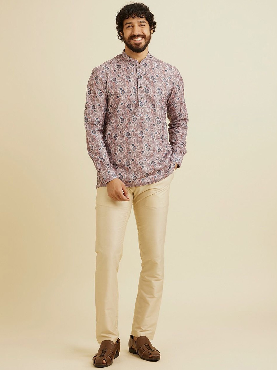 

Manyavar Floral Digital Printed Mandarin Collar Straight Short Kurta, Peach