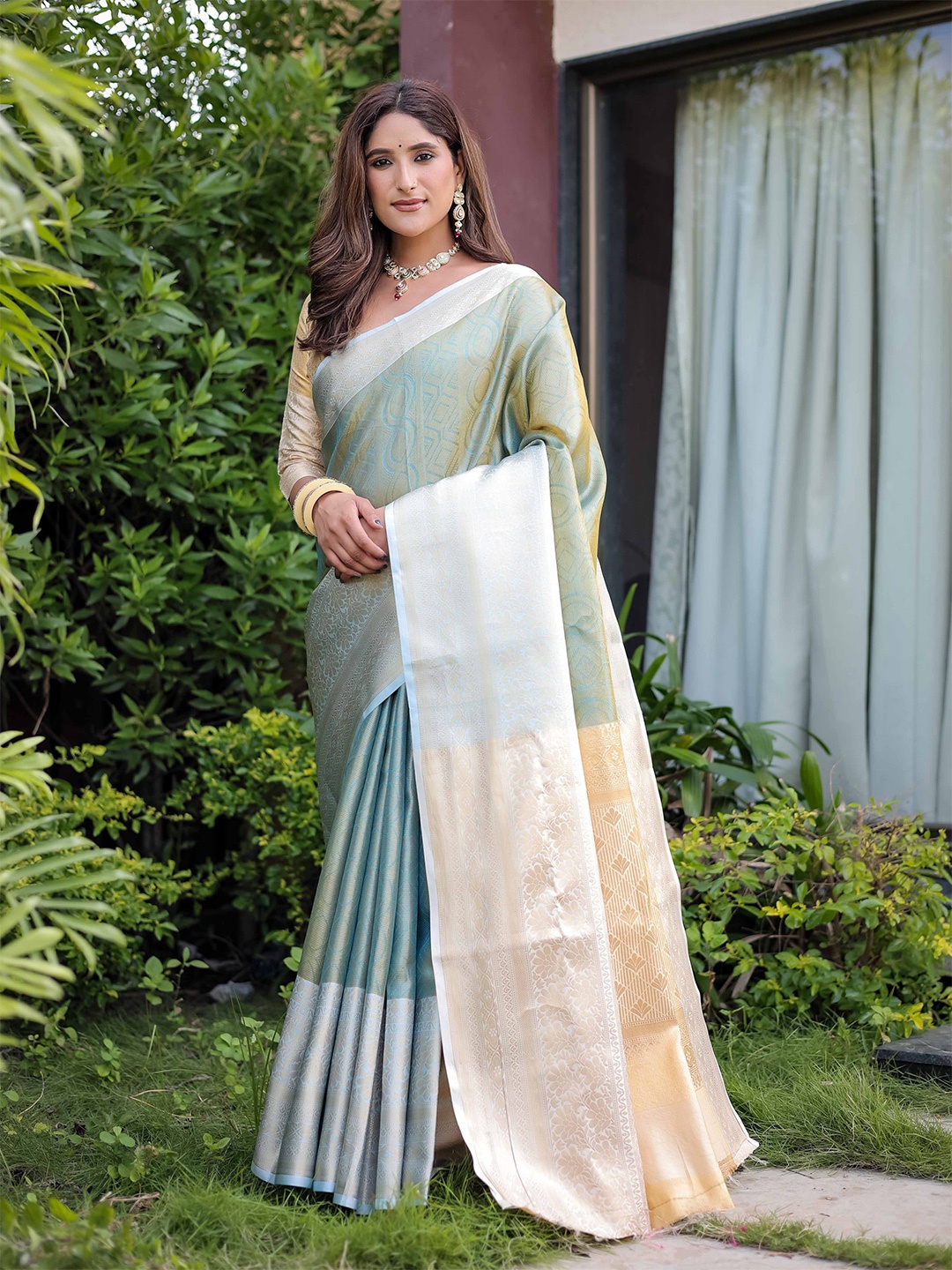 

Mitera Woven Design Zari Banarasi Saree, Green
