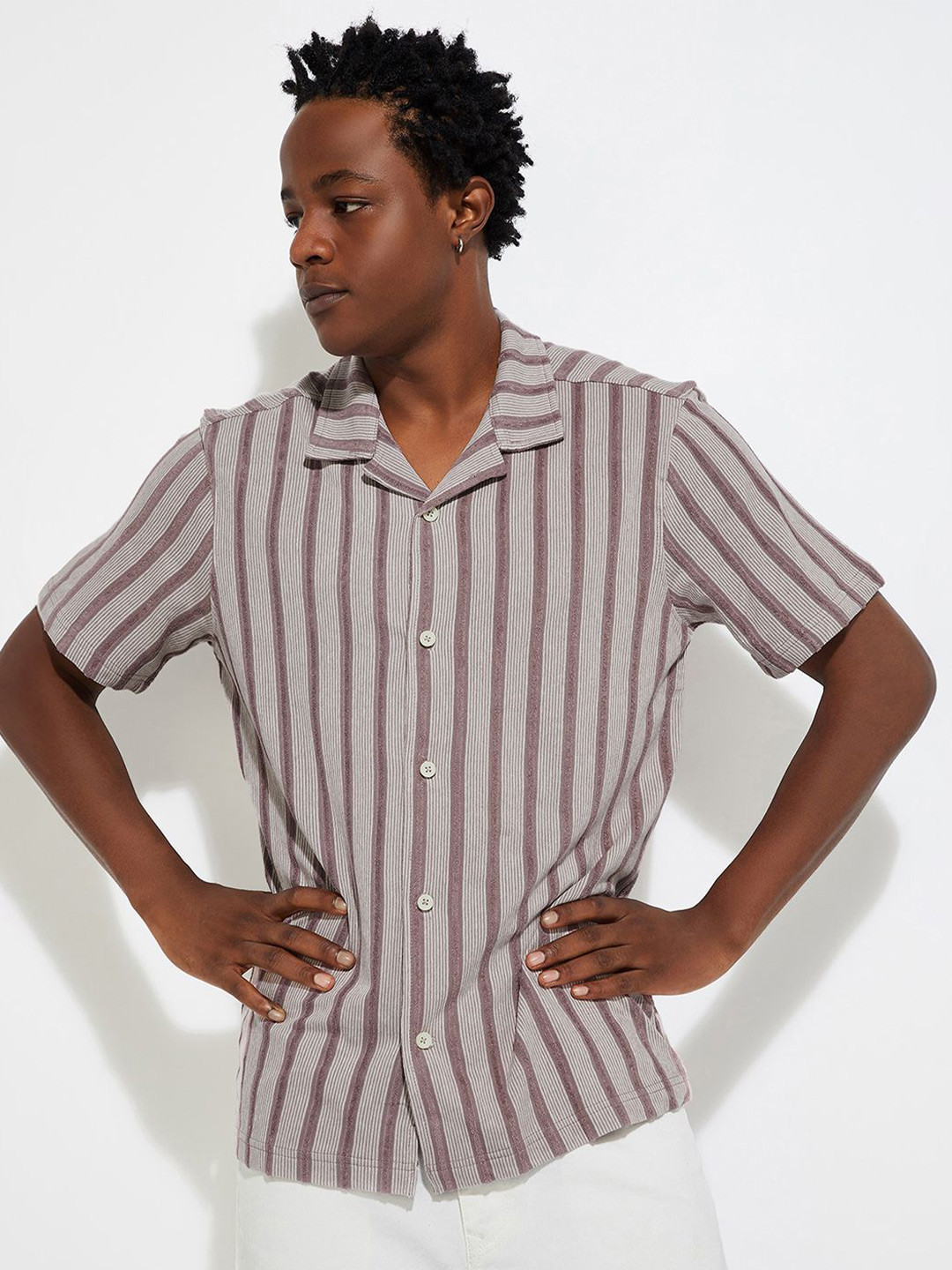 

Max Urb_N Men Regular Fit Striped Solid Resort Shirt, Lavender