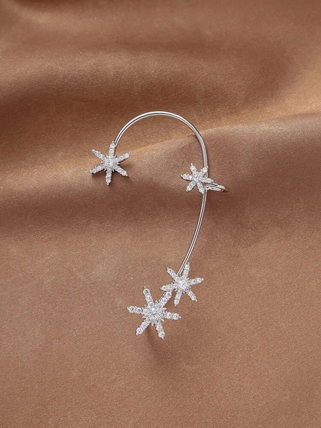 

YU FASHIONS Silver-Plated Rhinestone Studded Star Shaped Ear Cuff Earrings