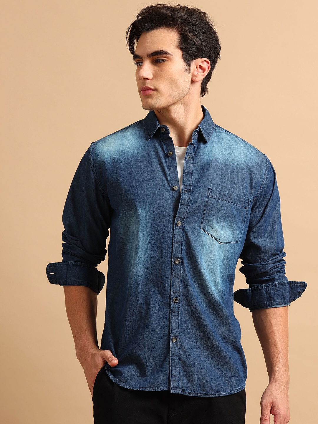 

SILISOUL Men Contemporary Spread Collar Faded Denim Casual Shirt, Blue