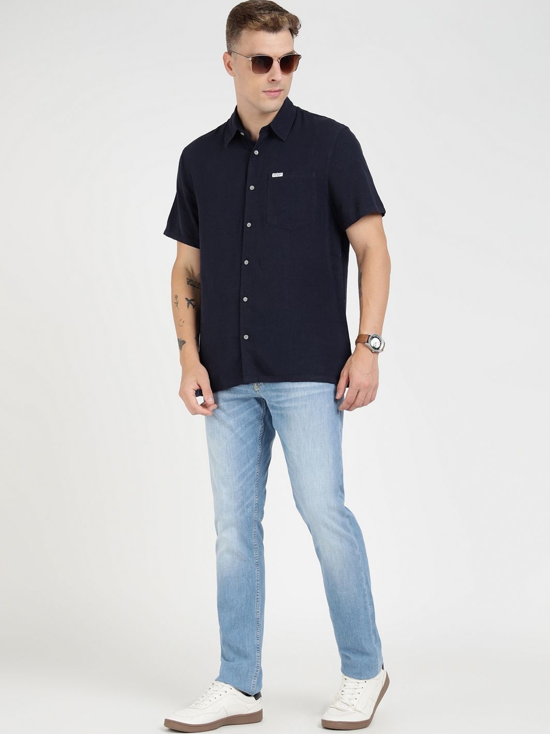 

GUESS Men Spread Collar Solid Linen Casual Shirt, Navy blue