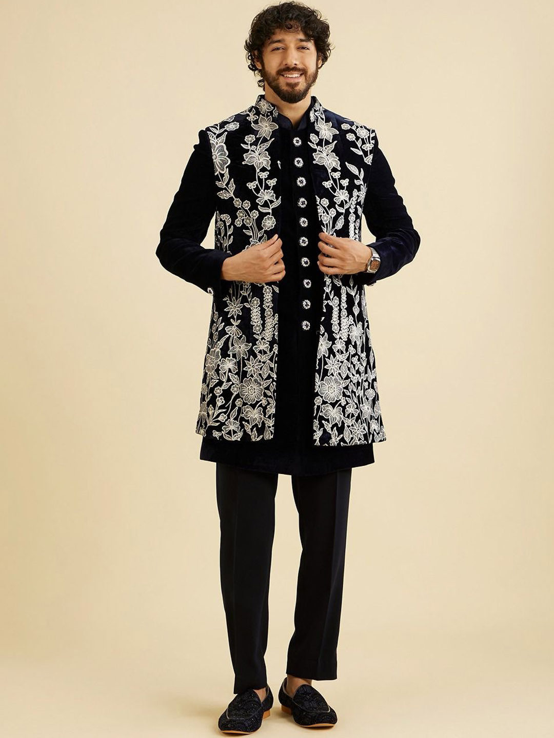 

Manyavar Men Embroidered Sherwani Set, Black