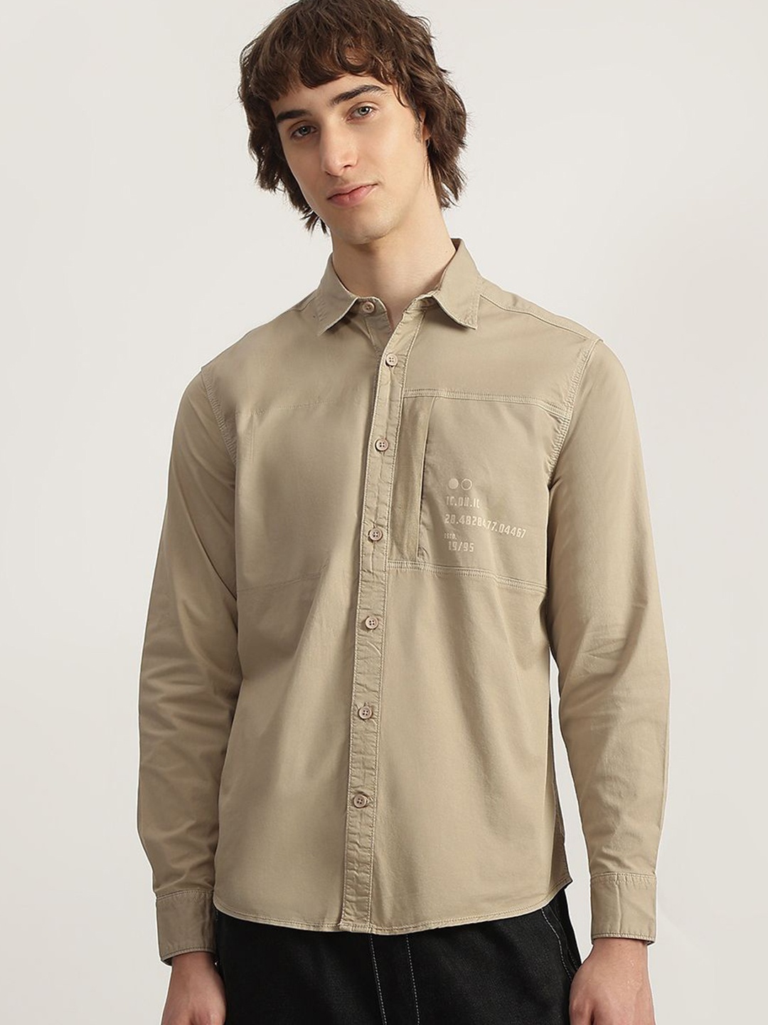 

Iconic Men Spread Collar Solid Cotton Casual Shirt, Brown