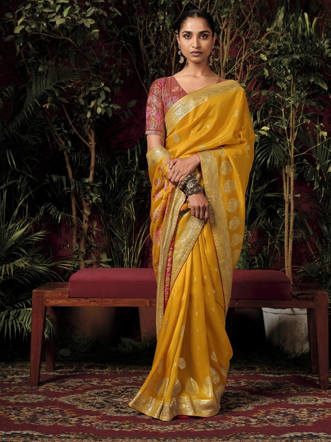 

MAHALASA Women Ethnic Motifs Zari Kanjeevaram Saree, Yellow