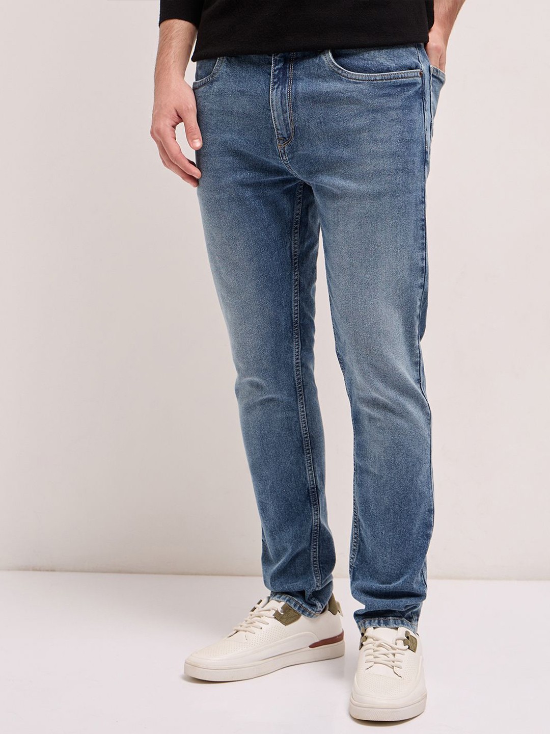 

THE BEAR HOUSE Men Slim Fit Heavy Fade Jeans, Blue
