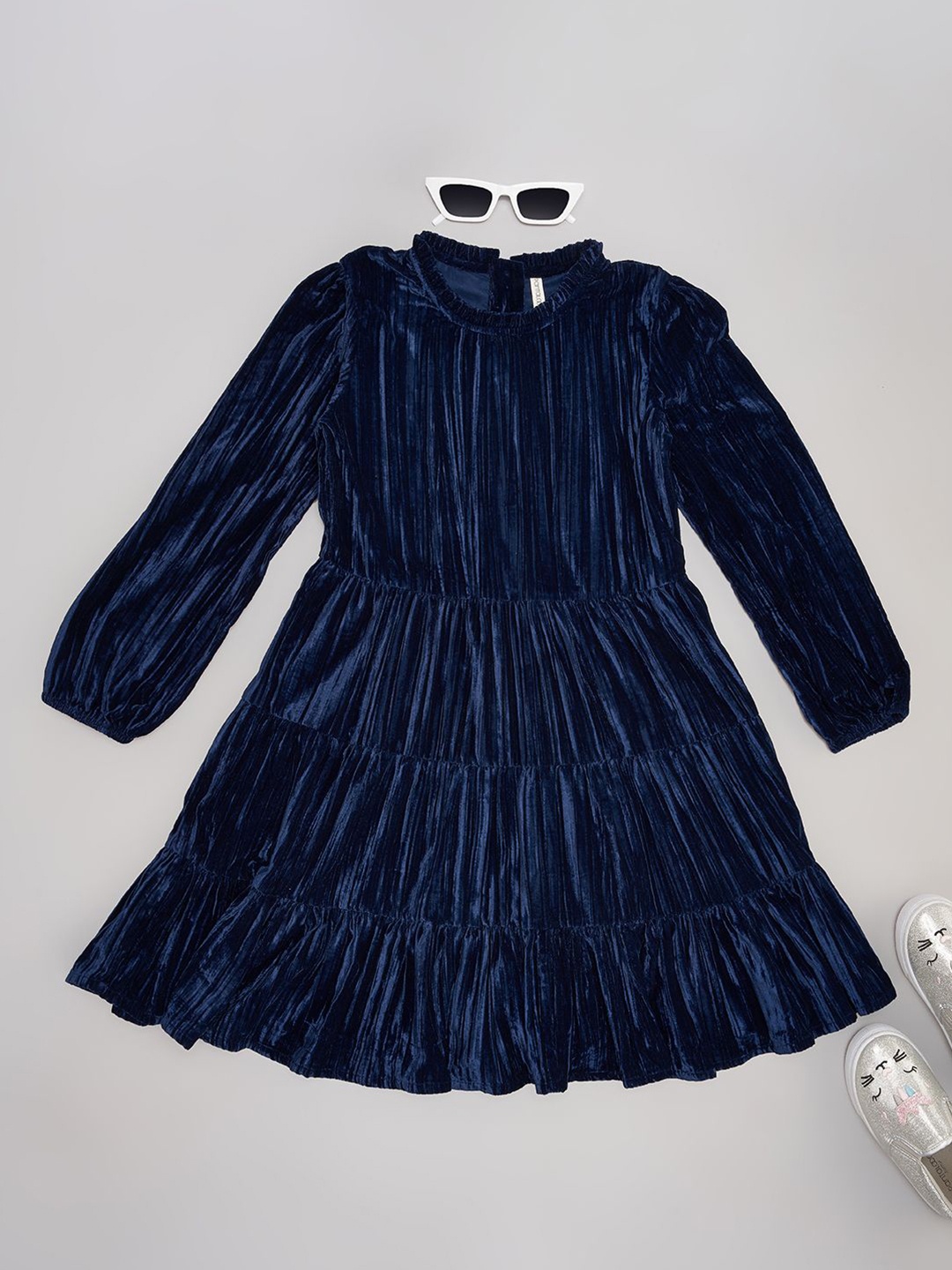 

Pantaloons Junior Girls Round Neck Puff Sleeve Fit & Flare Knee Length Dress, Navy blue