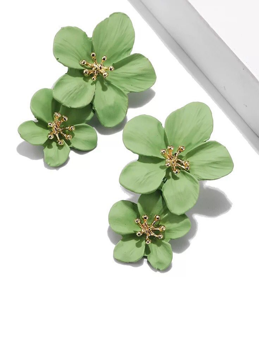 

YU FASHIONS Cute Dual Resin Floral Shaped Korean Style Drop Earrings, Green