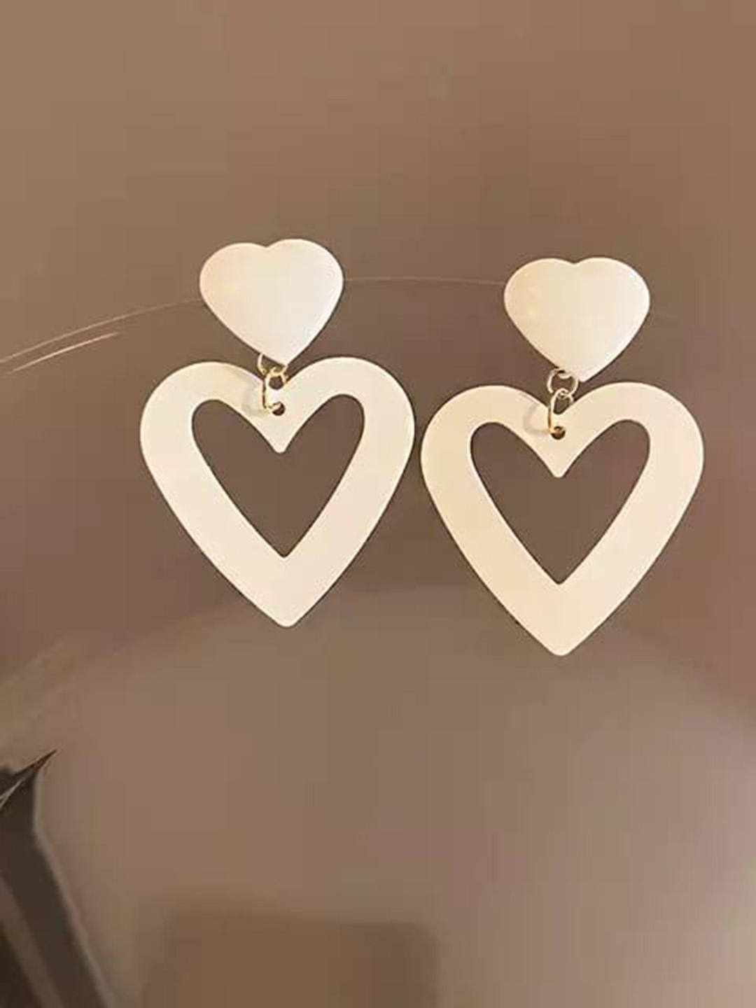 

YU FASHIONS Geometric Drop Earrings, White