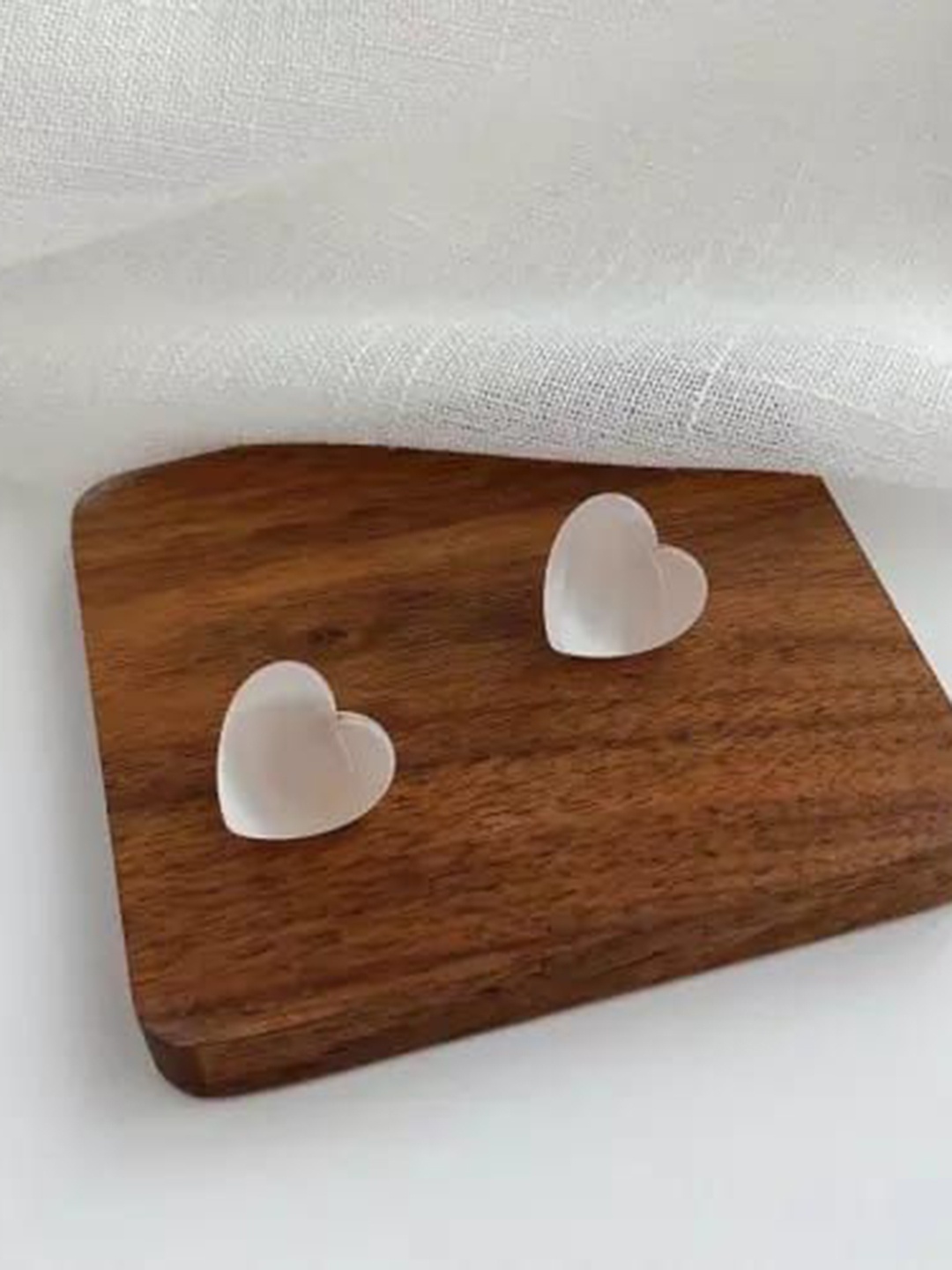 

YU FASHIONS Rhinestone Studded Heart Shaped Studs, White