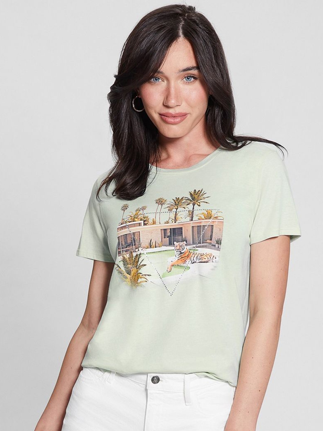 

GUESS Women Graphic Printed Round Neck Cotton T-shirt, Green