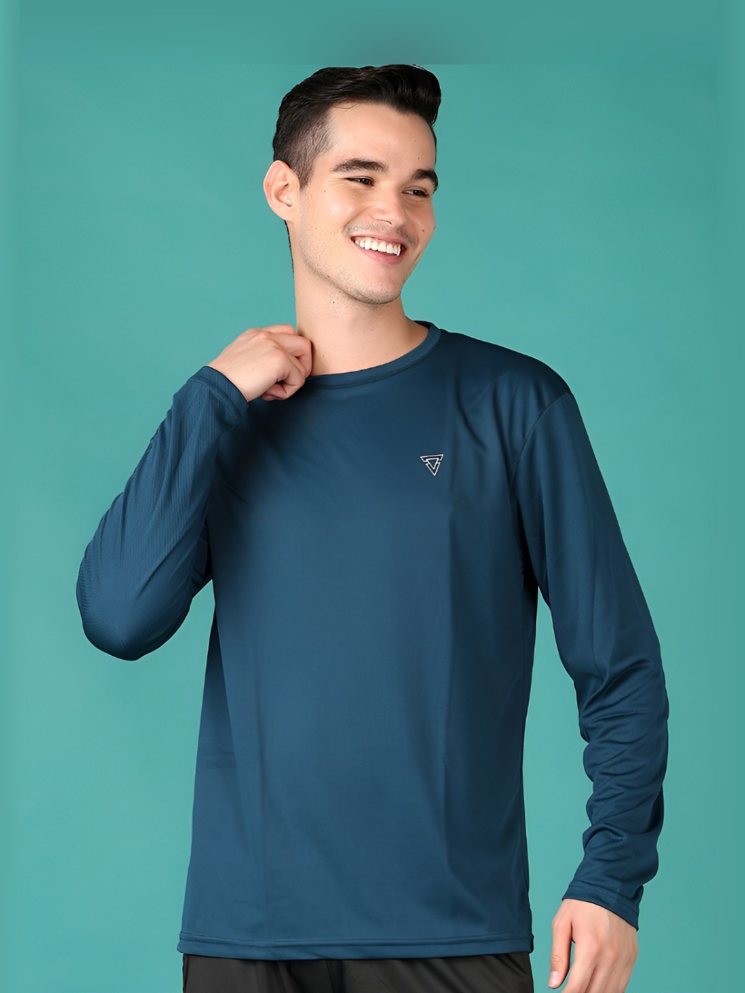 

V-Mart Men Solid Round Neck T-shirt, Teal