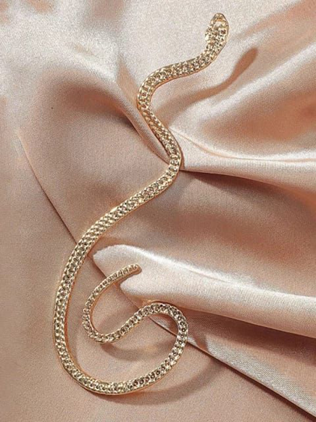 

YU FASHIONS Gold-Plated Snake Crawler Ear Cuff Earrings