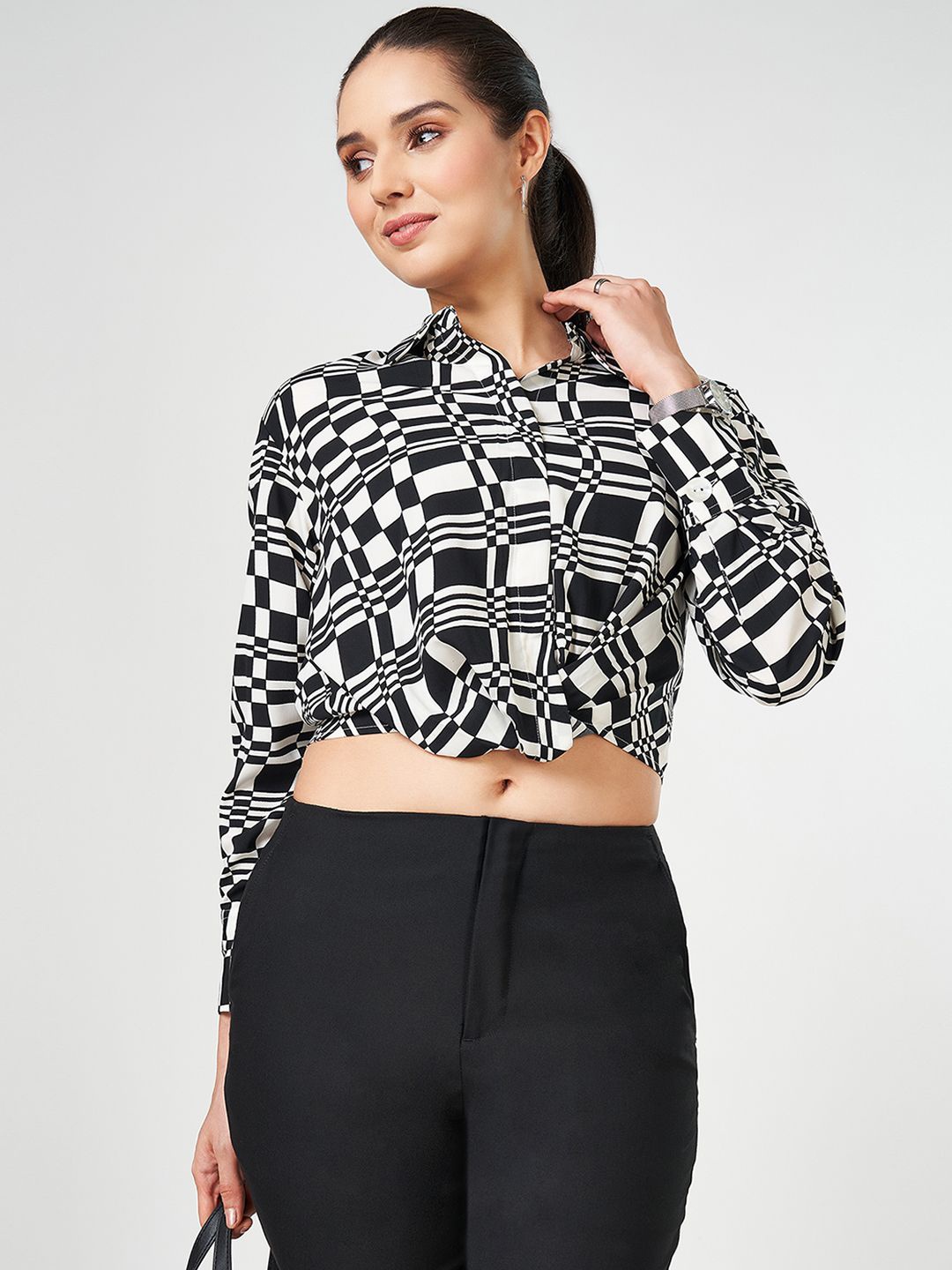 

Annabelle by Pantaloons Women Printed Shirt Style Crop Top, Black