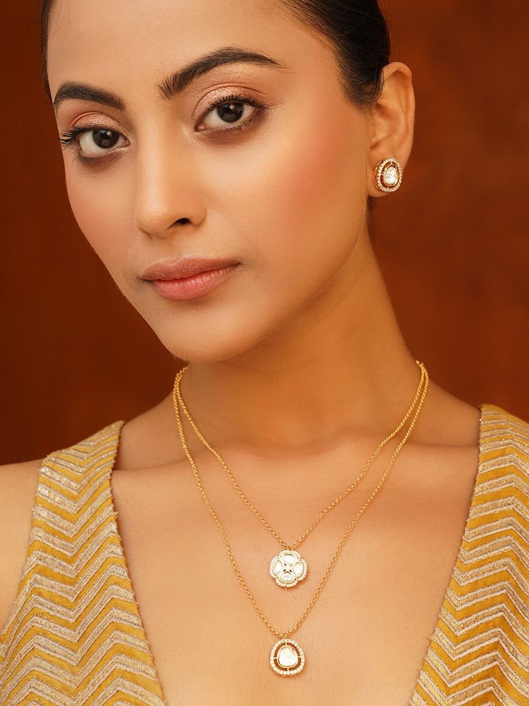 

JAYPORE Brass Layered Stones Stud Jewellery Set, Gold