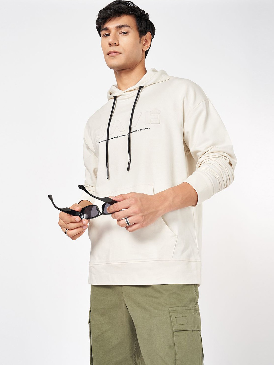 

Street 808 by Pantaloons Men Cotton Typography Printed Hooded Sweatshirt, Off white