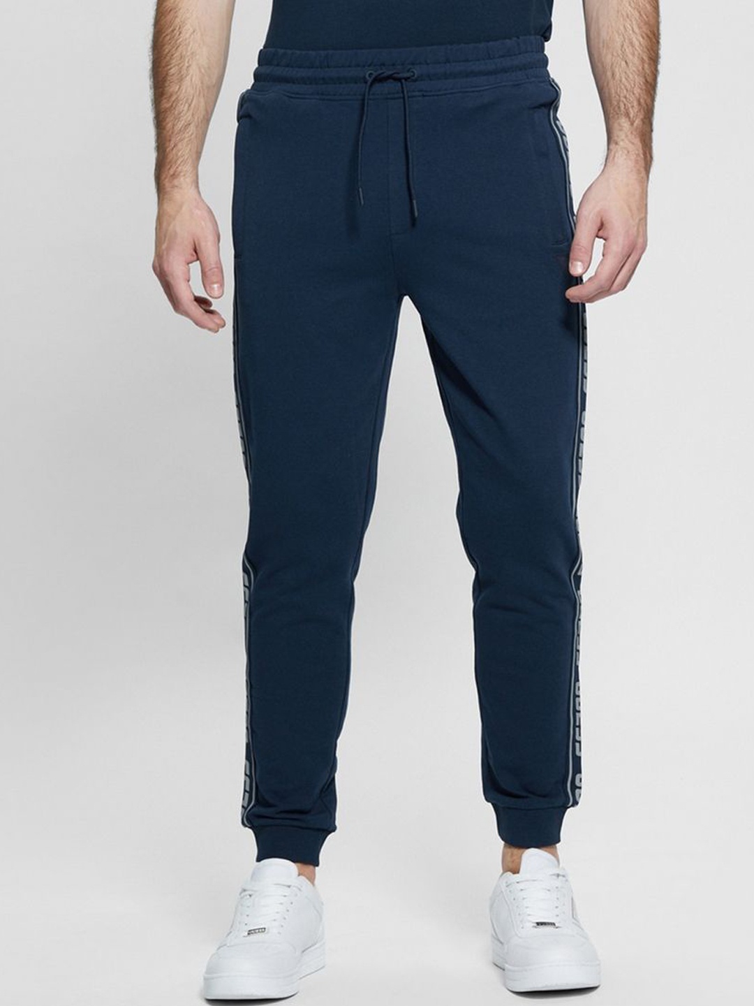 

GUESS Men Mid Rise Regular Fit Joggers, Blue