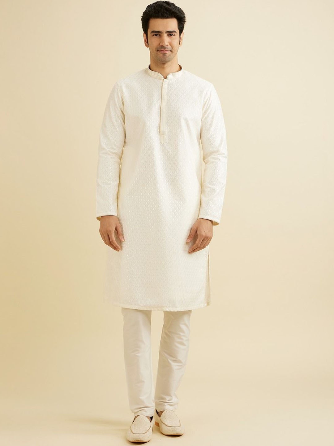 

Manyavar Ethnic Motifs Embroidered Sequinned Kurta with Pyjama, Cream