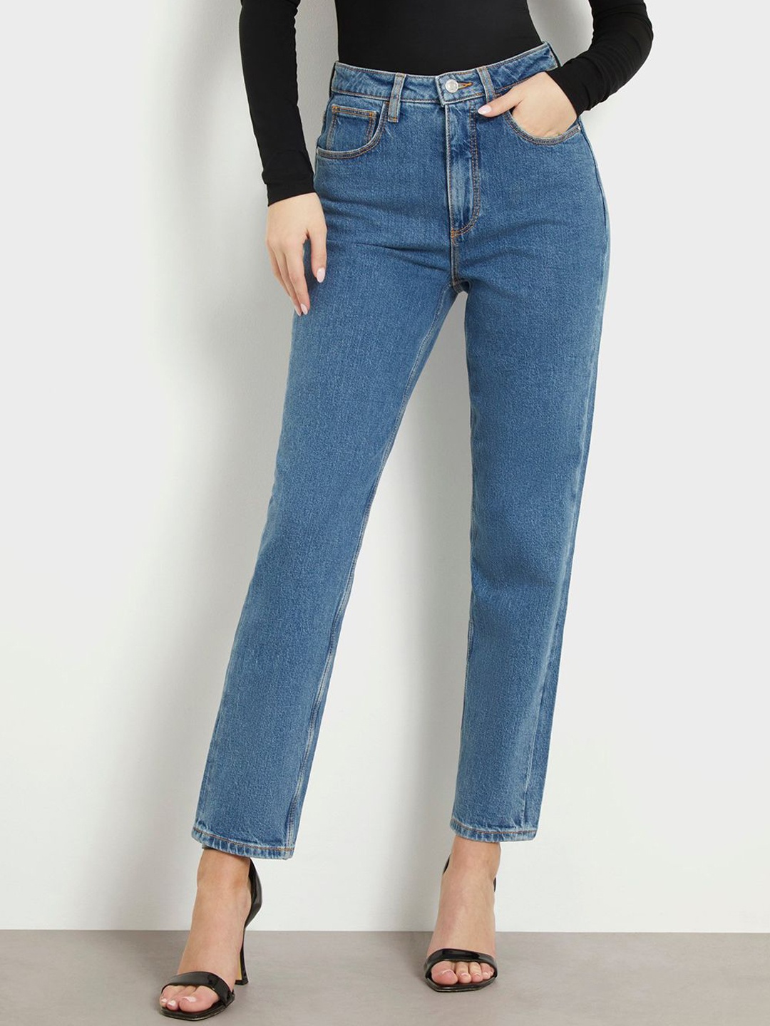 

GUESS Women Comfort Relaxed Fit High-Rise Jeans, Blue