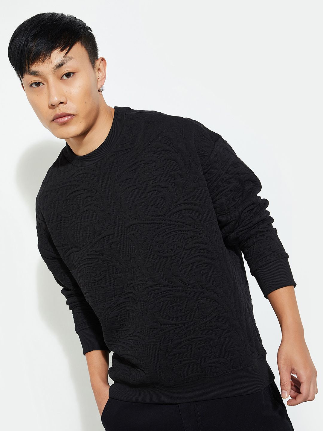 

max URB_N Men Oversized Textured Sweatshirt, Black