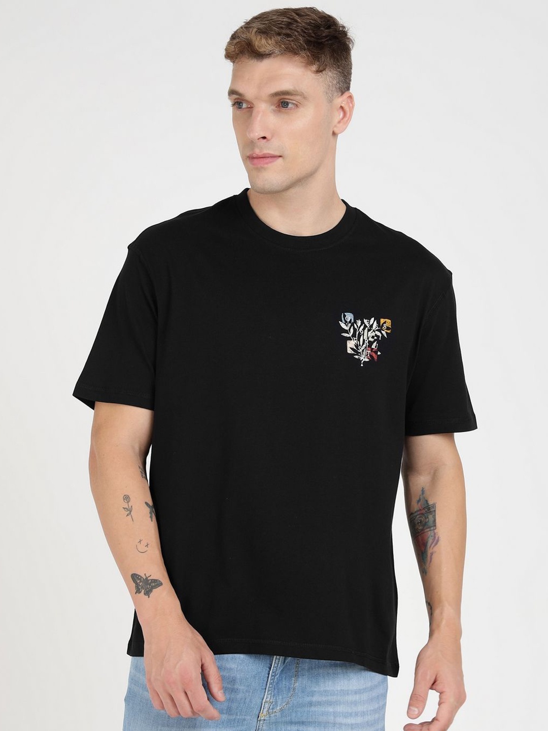 

GUESS Men Floral Printed Round Neck Pure Cotton T-shirt, Black