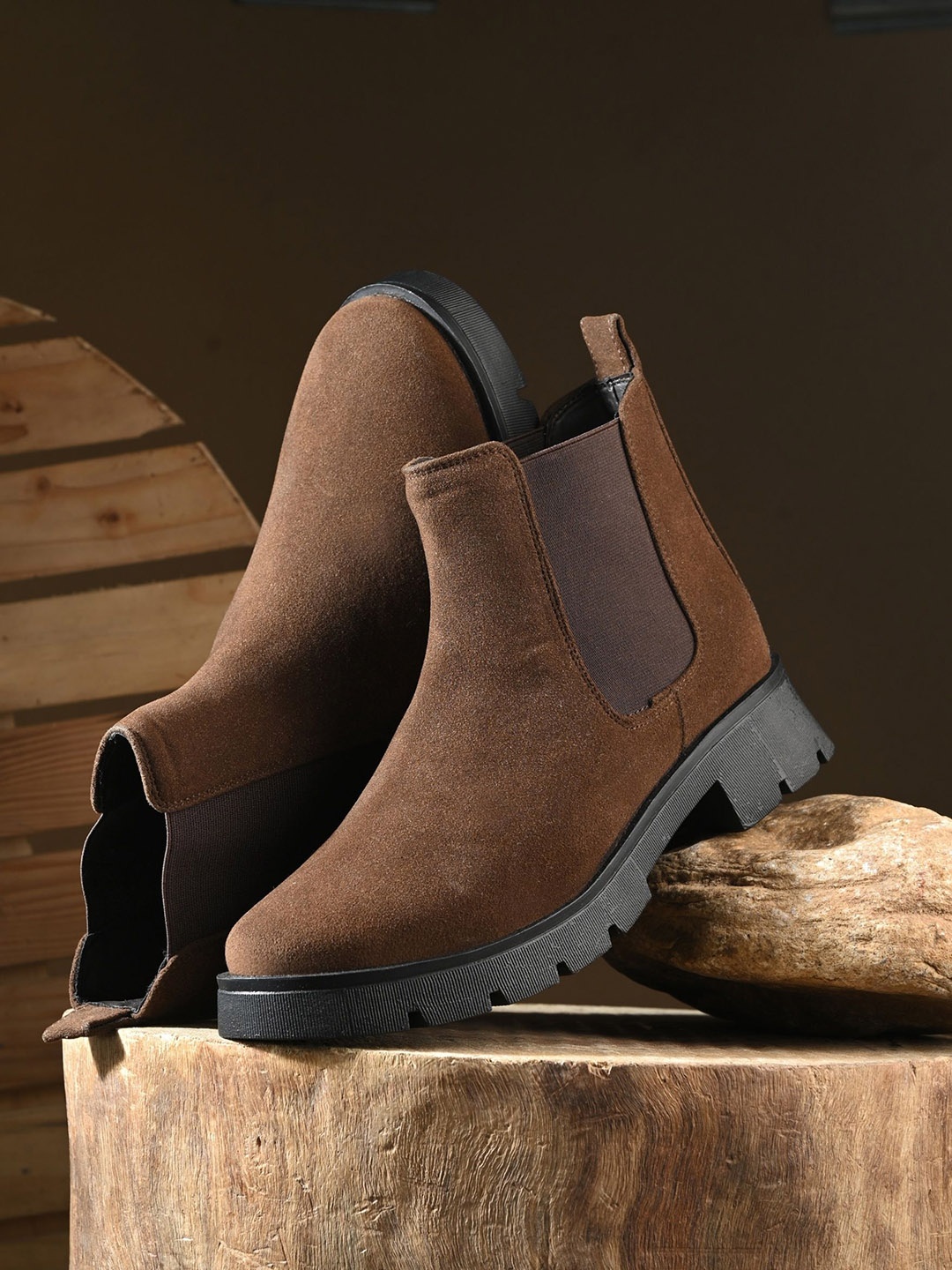 

The Roadster Lifestyle Co Women Block Heeled Chelsea Boots, Brown
