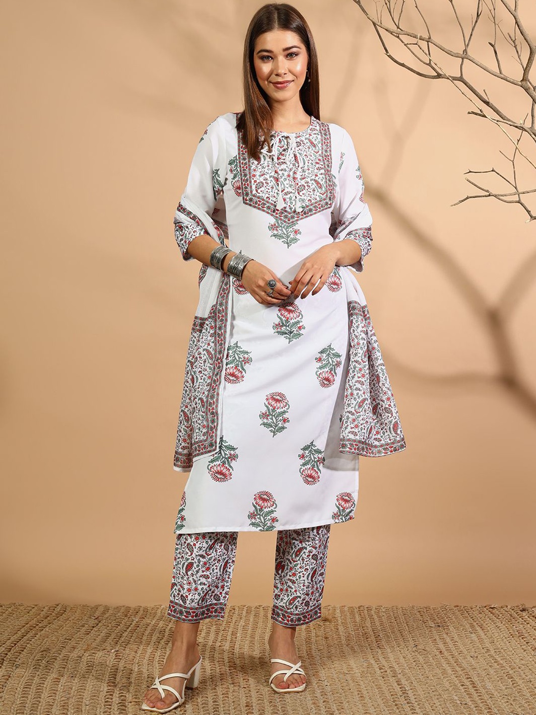 

Anouk Rustic Floral Printed Regular Straight Kurta with Trousers & Dupatta, White