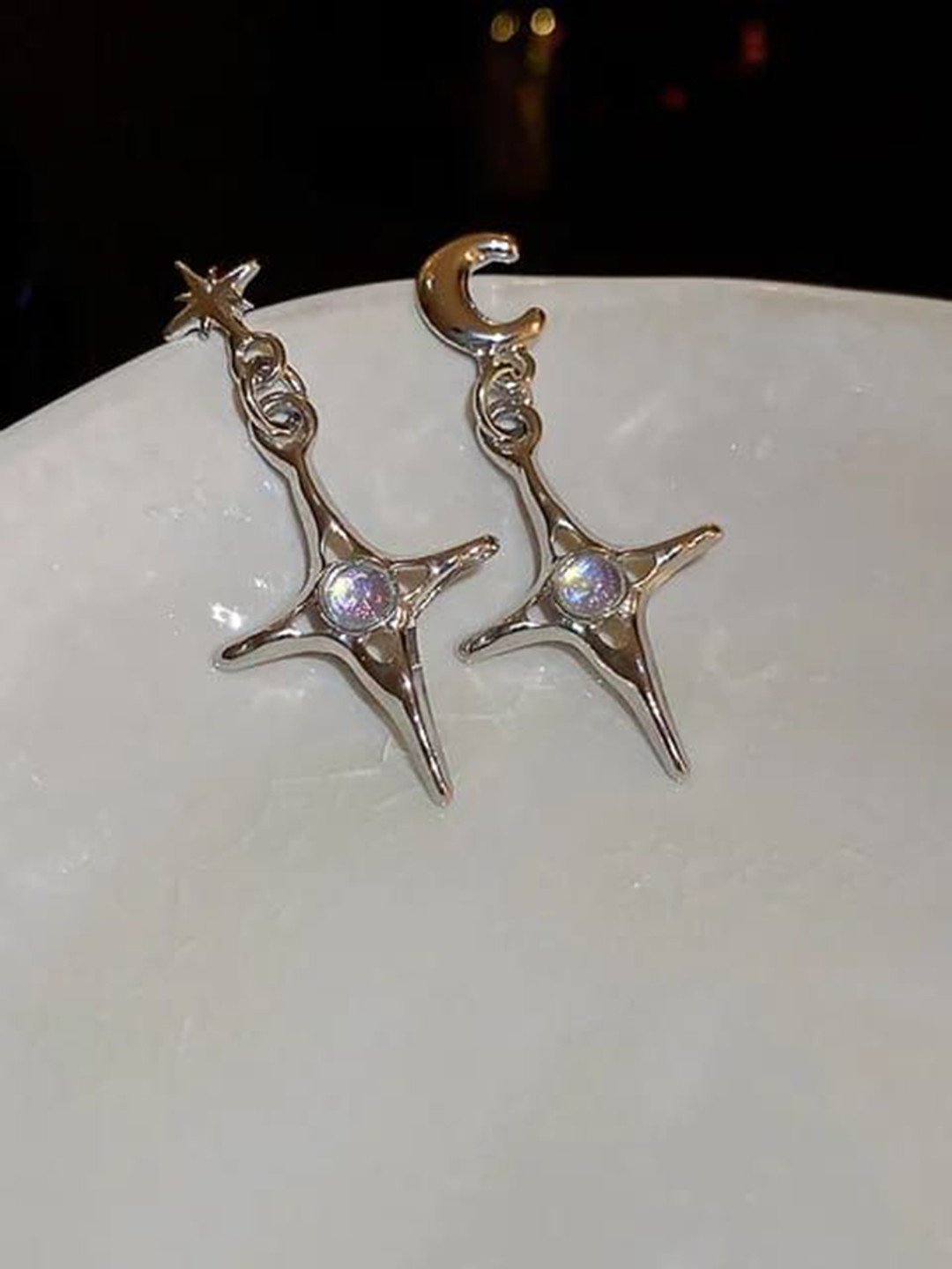 

YU FASHIONS Geometric Drop Earrings, Silver