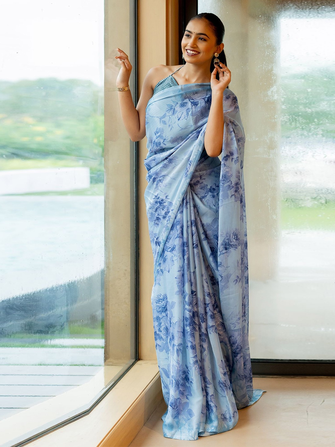 

KALINI Women Floral Printed Saree With Solid Border, Blue