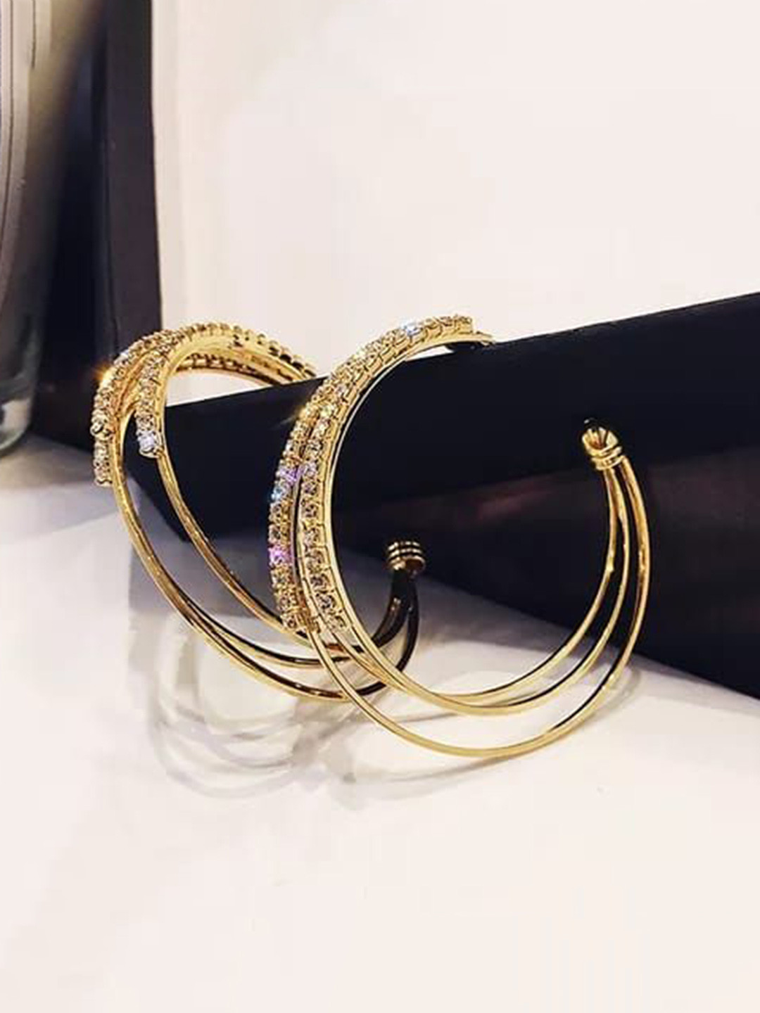 

YU FASHIONS Gold-Plated Rhinestone Studded Studded Geometric Drop Earrings