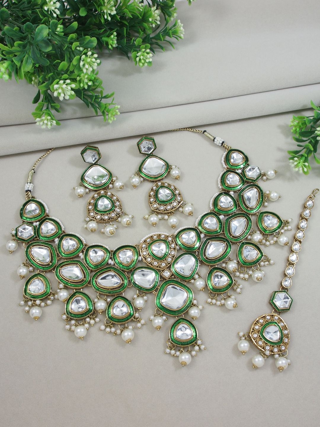 

I Jewels Gold-Plated Kundan Studded & Beaded Jewellery Set